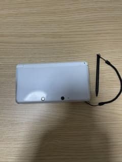 ニンテンドー3DS アイスホワイトのサムネイル