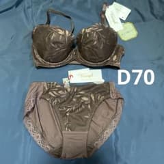 D70/M 트림프 골드 라벨 프리지아의 꽃 브라 쇼츠 세트