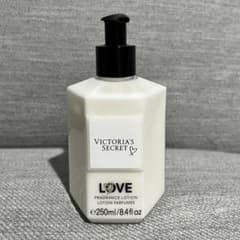 ヴィクトリアシークレット　LOVE ボディーローションのサムネイル