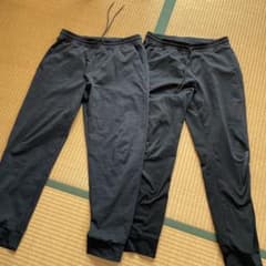 ユニクロ　ウルトラストレッチアクティブジョガーパンツ　Ｌ　２枚のサムネイル