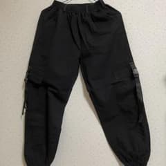 黒　カーゴパンツのサムネイル