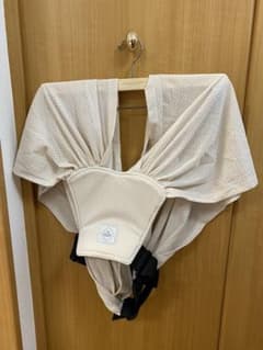 【べるる様専用】スモルビ 軽量 すやすや 抱っこ紐 メッシュサマー ベージュのサムネイル