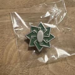 鬼滅の刃 不死川実弥 鍔（つば）型ピンバッジ - メルカリ