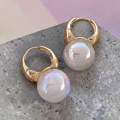 ゴールド フープ パール ピアス 両耳用　上品　大人かわいい　華やかのサムネイル