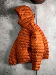 Patagonia フーデットダウンジャケット オレンジ　パタゴニアのサムネイル