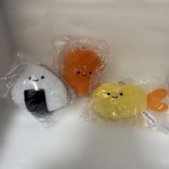 にっこりーノ　もぐもぐお弁当のぬいぐるみ　おにぎりタコさんウインナーエビフライのサムネイル