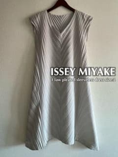 13aw ISSEY MIYAKE archive プリーツ マキシワンピース 13aw ISSEY MIYAKE archive プリーツ マキシワンピース - メルカリ