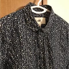 H&M 柄 シャツ Sサイズのサムネイル