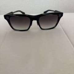 DITA THAVOSのサムネイル