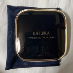 カツウラ化粧品　プレスパウダー　オークルのサムネイル