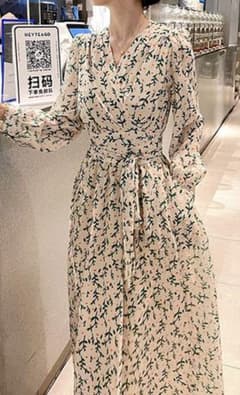 ボタニカル柄 カシュクール ロングワンピースのサムネイル