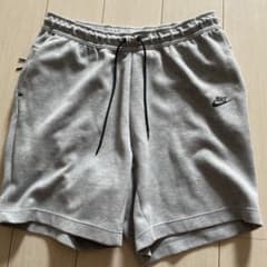 NIKE テックフリース ショートパンツ グレー 美品のサムネイル