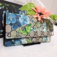 ✨美品 付属品完備✨グッチ 長財布 二つ折り ブルームス 花柄