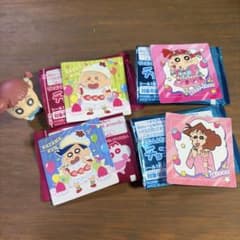 크레용 신짱 피규어와 초콜릿 세트의 씰 4장 세트