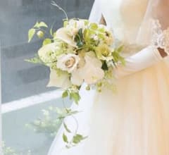 【美品】ウェディングブーケ&ブートニアセット 造花/ホワイト/結婚式/前撮り ウェディングブーケ ブートニアセット 造花 ホワイト 結婚式 前撮り