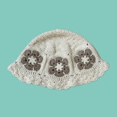 ハンドメイド クロシェハット フラワーモチーフのサムネイル