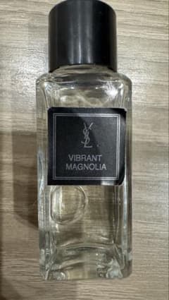 YSL Vibrant Magnolia 香水のサムネイル