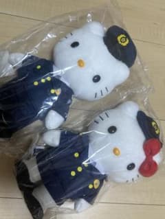 サンリオ　ハローキティ レア 警察 ぬいぐるみ 2体セット サンリオ ハローキティ レア 警察 ぬいぐるみ 2体セット - メルカリ