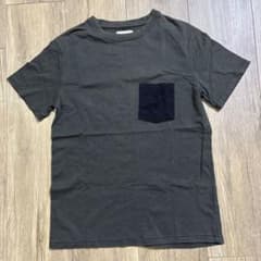 ダークグレー クルーネックTシャツ ネイビーポケット付きのサムネイル