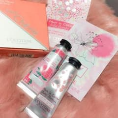 ロクシタン チェリーブロッサム&ピオニーハンドクリーム2本セットのサムネイル