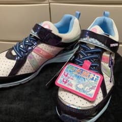 新品です！　バネのチカラ　スーパースター　22.0のサムネイル