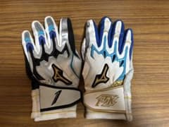 埼玉西武ライオンズ 栗山巧選手実使用バッティンググローブ - メルカリ