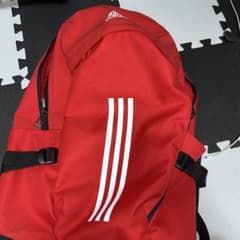 adidas 赤 リュック 3本ラインのサムネイル