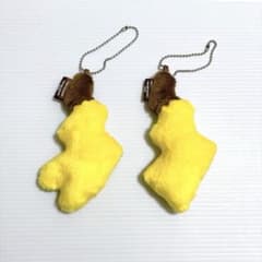 ピカチュウ しっぽマスコットキーホルダー オス＆メス2個セット - メルカリ