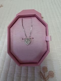 Ariana Grande x Swarovski ネックレススワロフスキーのサムネイル