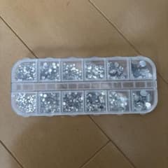 ネイルパーツ ラインストーンのサムネイル