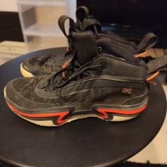 NIKE JORDAN スニーカー ブラック レッドのサムネイル