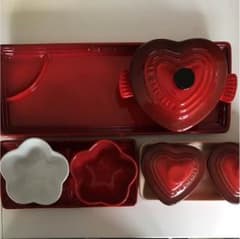 ルクルーゼ バレンタイン まとめ売り 赤 食器のサムネイル