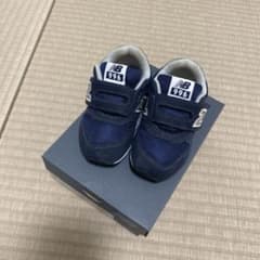 19日まで限定値下げ！ニューバランス ベビーシューズ IZ996 美品☆のサムネイル