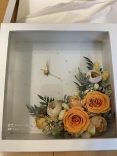 置き時計　プリザーブドフラワーのサムネイル