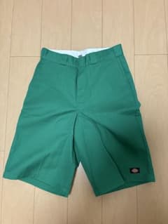 【Dickies ディッキーズ】ルーズフィット ハーフパンツ 32インチのサムネイル