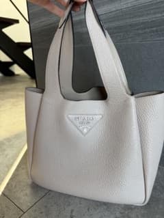 PRADA レザー トートバッグ