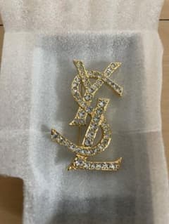 YSL ロゴ ブローチ ゴールド ラインストーンのサムネイル
