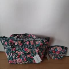 Vera Bradley グリーン花柄バッグとポーチセット未使用タグ付き - メルカリ