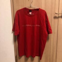 赤Tシャツのサムネイル