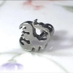 サソリのピアス　ステンレス製のサムネイル