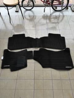 FORESTER フロアマットセット ブラックのサムネイル