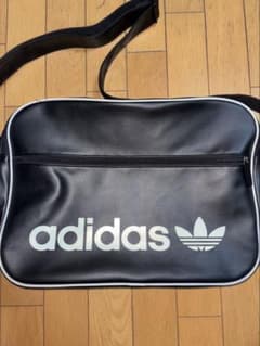 adidas ショルダーバッグ ブラック 中型のサムネイル