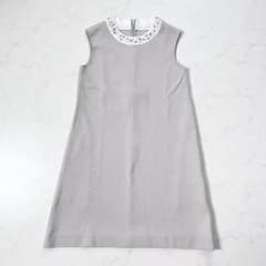 美品　フォクシー ニットドレスガーランド　ビジュー　グレージュ　38 美品 フォクシー ニットドレスガーランド ビジュー グレージュ 38
