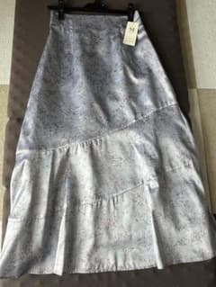 MISCH MASCH 花柄ロングフレアスカート 新品のサムネイル