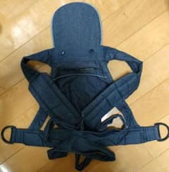昔ながらの抱っこ紐のサムネイル