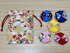 【鈴入り♪】和柄ちりめんお手玉 5個&巾着セット① ハンドメイドのサムネイル