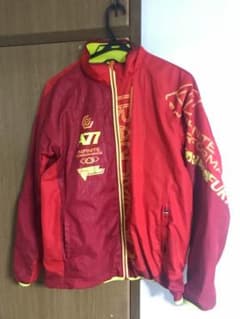 A77 ウィンドブレーカーのサムネイル