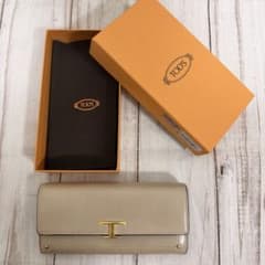 TOD’S トッズ Tタイムレス 長財布 レザー ベージュ 箱付きのサムネイル