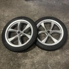 チ*ロ様 トリシティ125 フロントタイヤセット販売　東京都大田区 チ*ロ様 トリシティ125 フロントタイヤセット販売 東京都大田区 - メルカリ