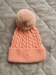 UGG ピンク ニット帽 ファー付きポンポン ボンボンニット帽 UGG ピンク ニット帽 ファー付きポンポン ボンボンニット帽 - メルカリ
